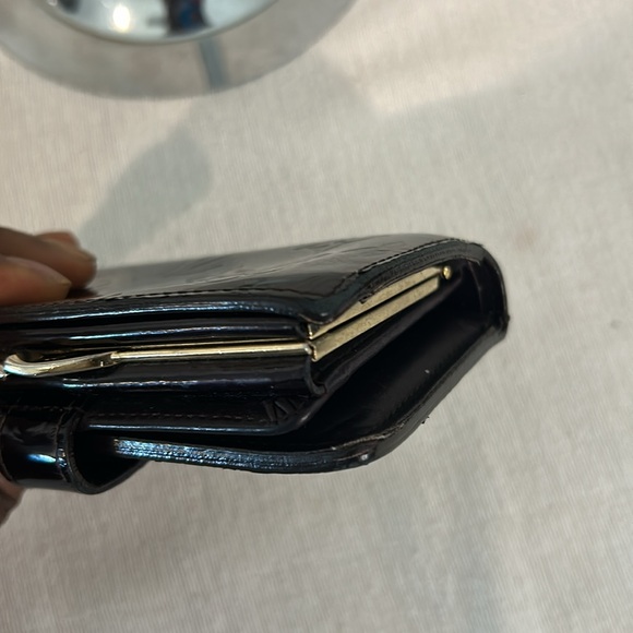 Authentic LOUIS VUITTON  Vernice vintage Wallet - Picture 8 of 14